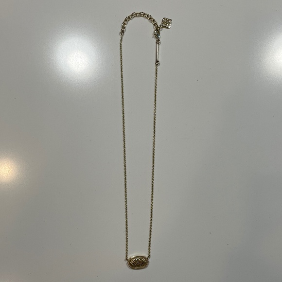 Kendra Scott Elisa Openwork Gold Pendant Necklace - Picture 4 of 4